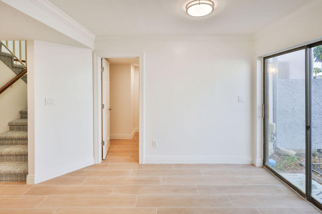 SHORELINE GARDENS T/H - Residential