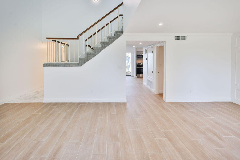 SHORELINE GARDENS T/H - Residential