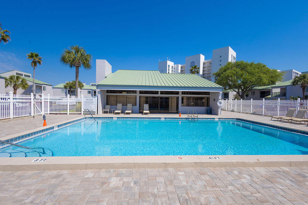 SHORELINE GARDENS T/H - Residential