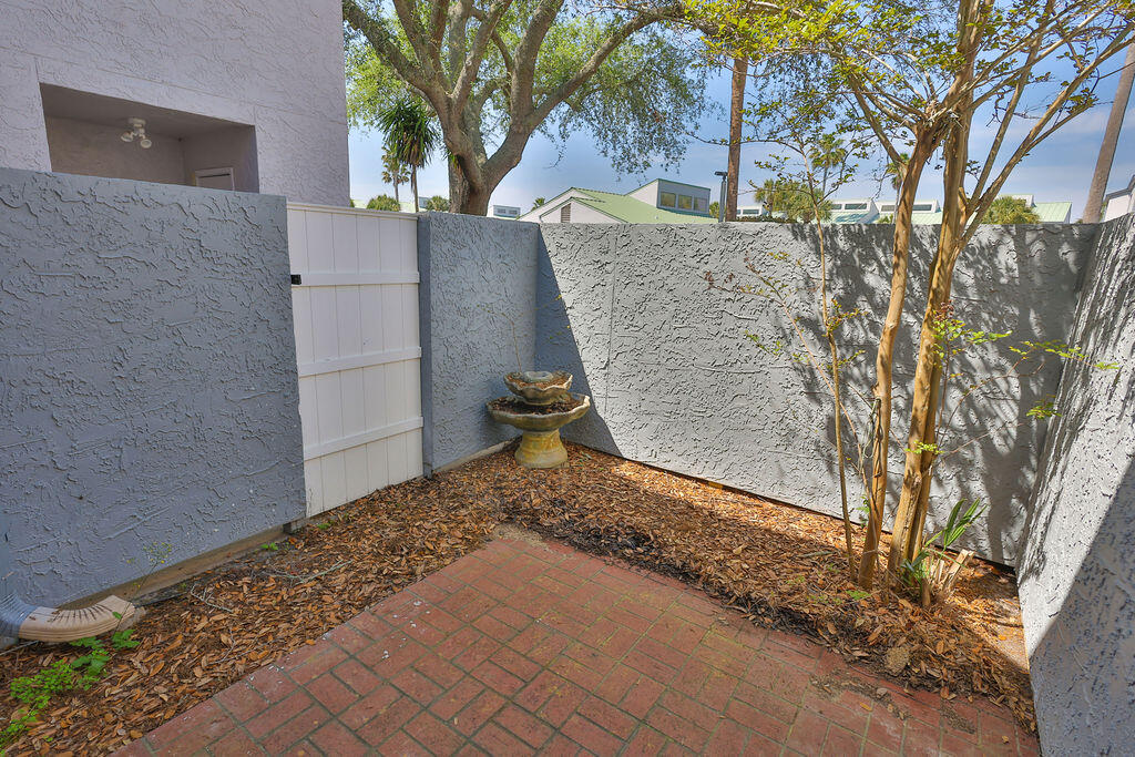 SHORELINE GARDENS T/H - Residential