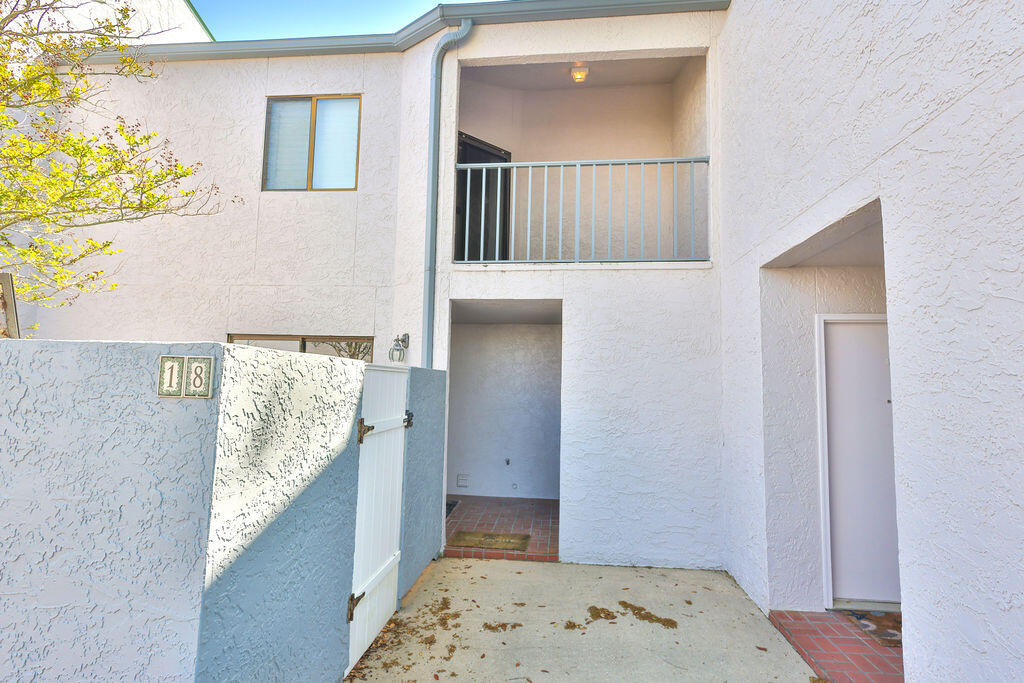 SHORELINE GARDENS T/H - Residential