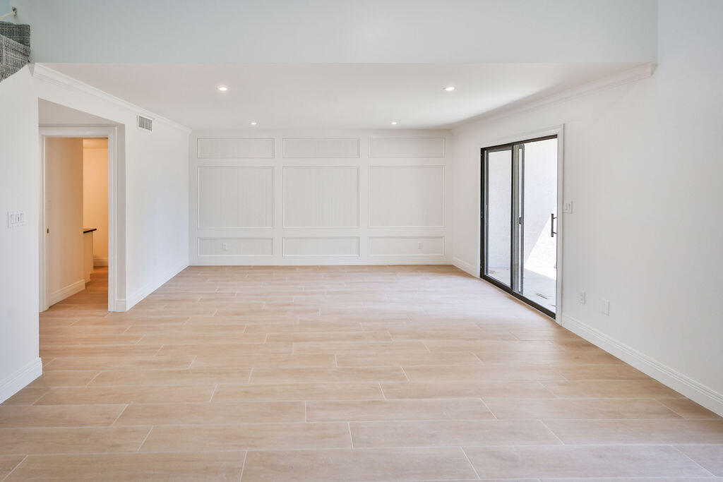 SHORELINE GARDENS T/H - Residential