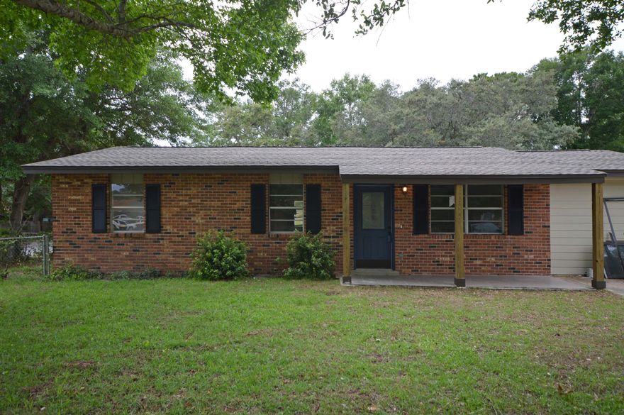 3 Bed, 2 Bath Fort Walton Corner Lot with a Bonus Room.Minutes from beaches and the heart of Fort Walton Beach, this corner lot, all brick home features a new roof, brand new central AC unit, and crisp black doors and shutters.Cross the slate tile of your front porch, and enter your new home. Notice the living room's crown molding, ceiling fan, and recessed lighting. Follow the open floorplan to the kitchen, featuring granite countertops and abundant light from the sliding glass door at the rear of the home. Off of the dining area is a bonus room that can function as a playroom, office or home theater room. See More...