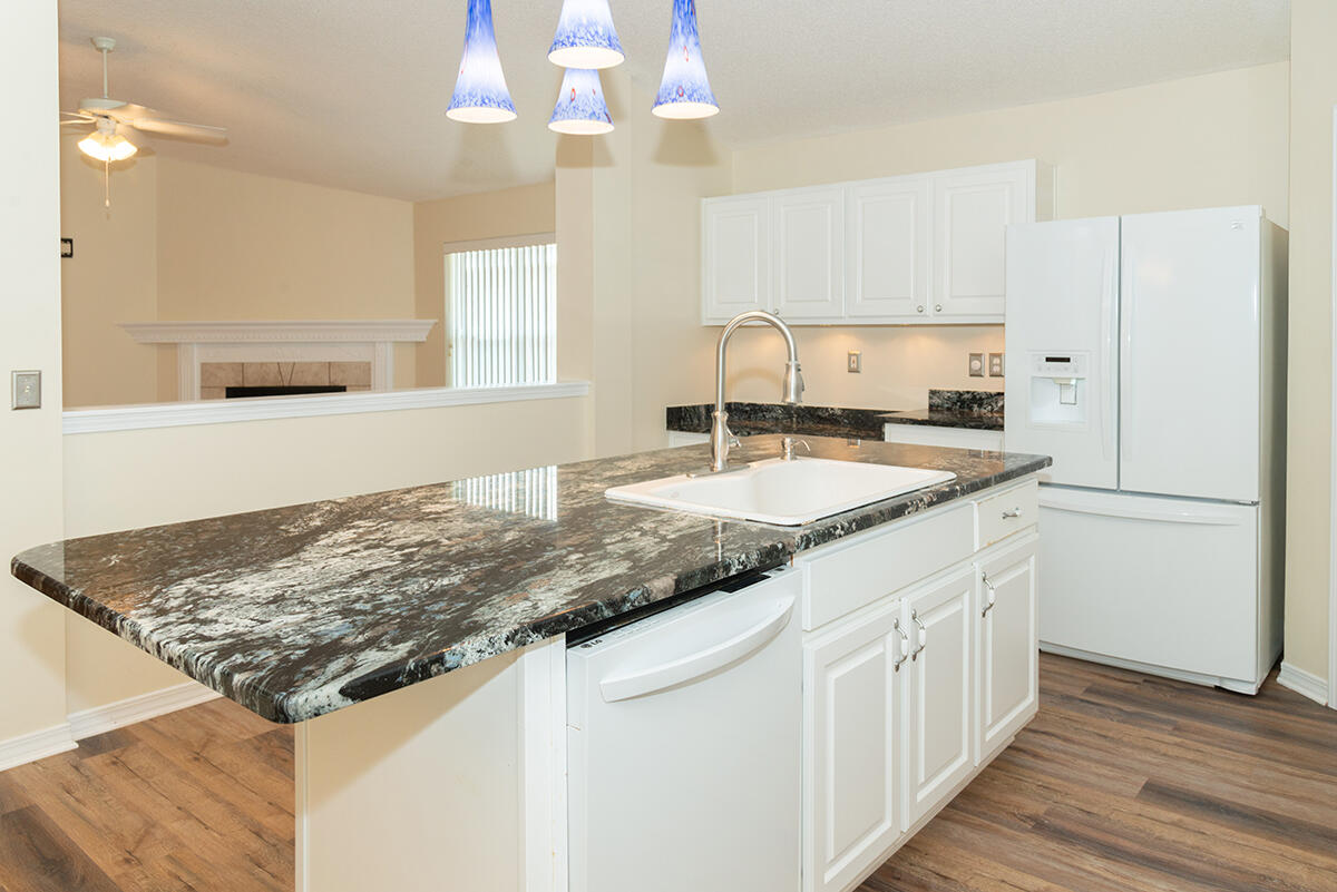 EMERALD VILLAGE S/D - Residential Lease