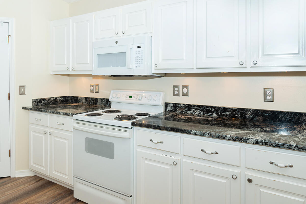 EMERALD VILLAGE S/D - Residential Lease