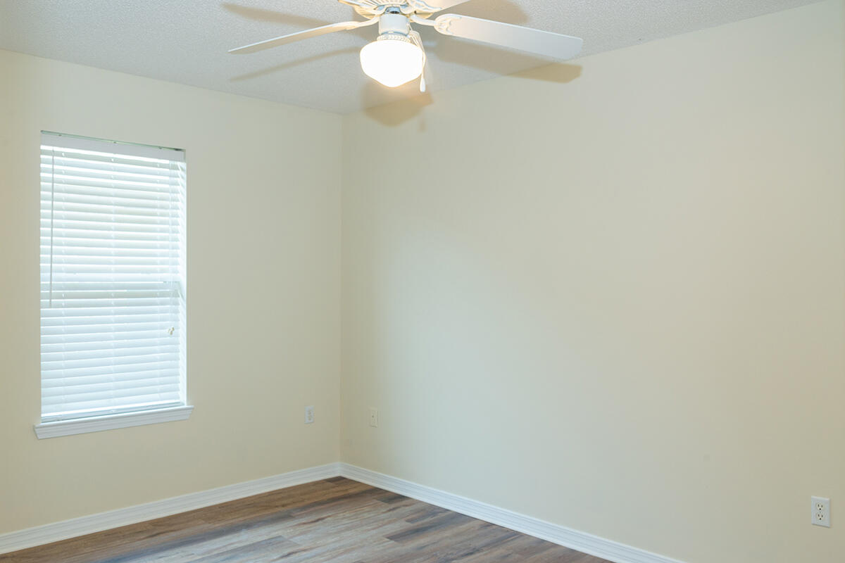 EMERALD VILLAGE S/D - Residential Lease