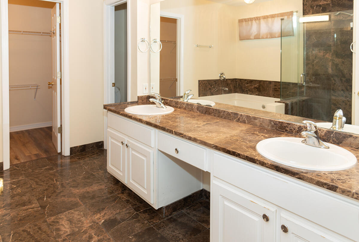 EMERALD VILLAGE S/D - Residential Lease