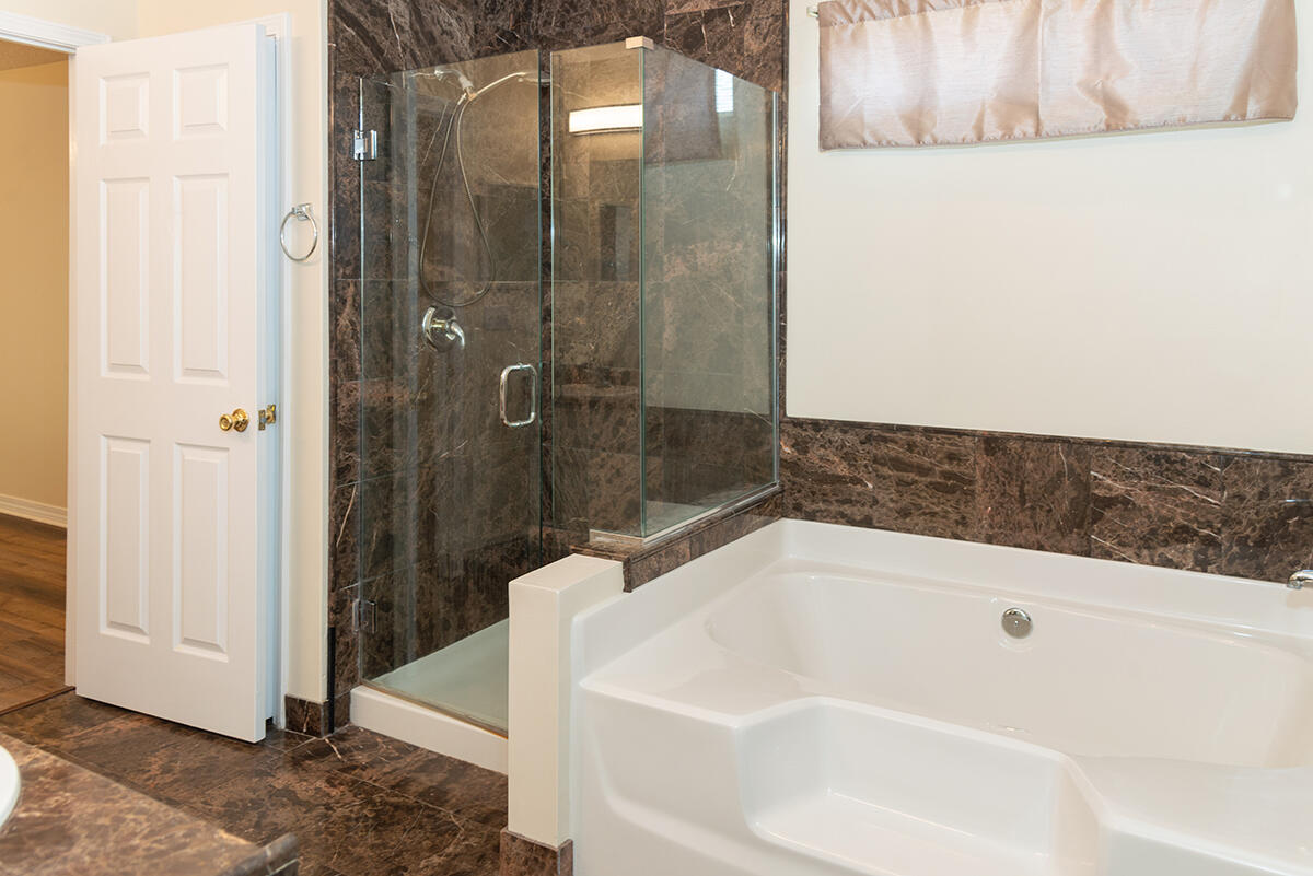 EMERALD VILLAGE S/D - Residential Lease