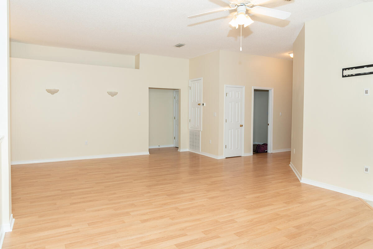 EMERALD VILLAGE S/D - Residential Lease