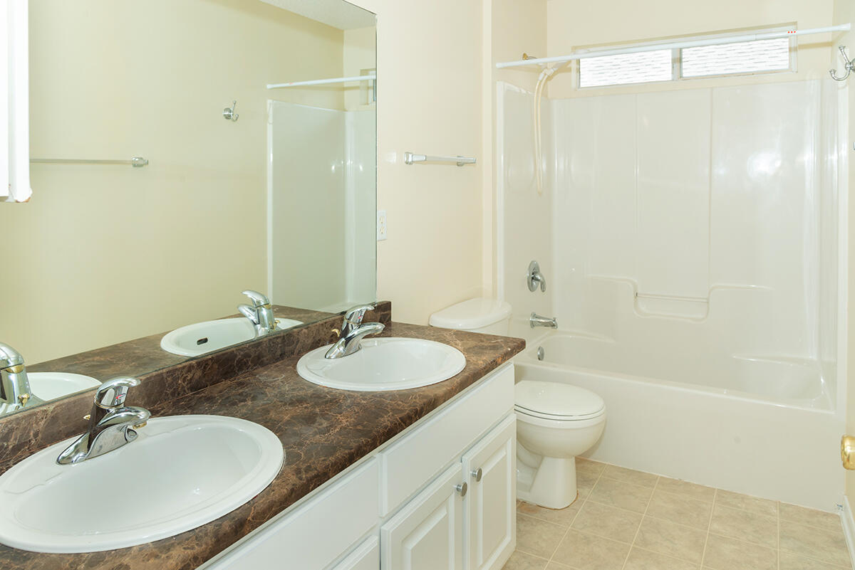 EMERALD VILLAGE S/D - Residential Lease