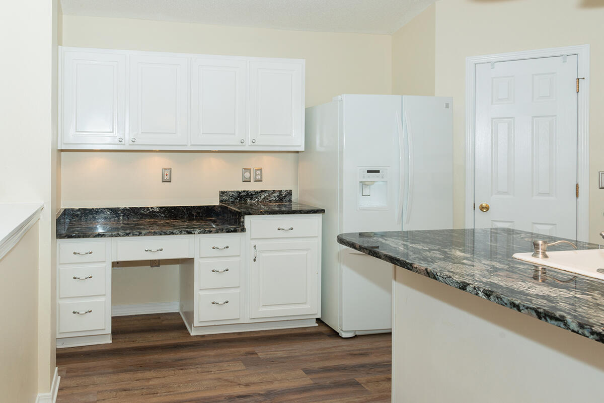 EMERALD VILLAGE S/D - Residential Lease