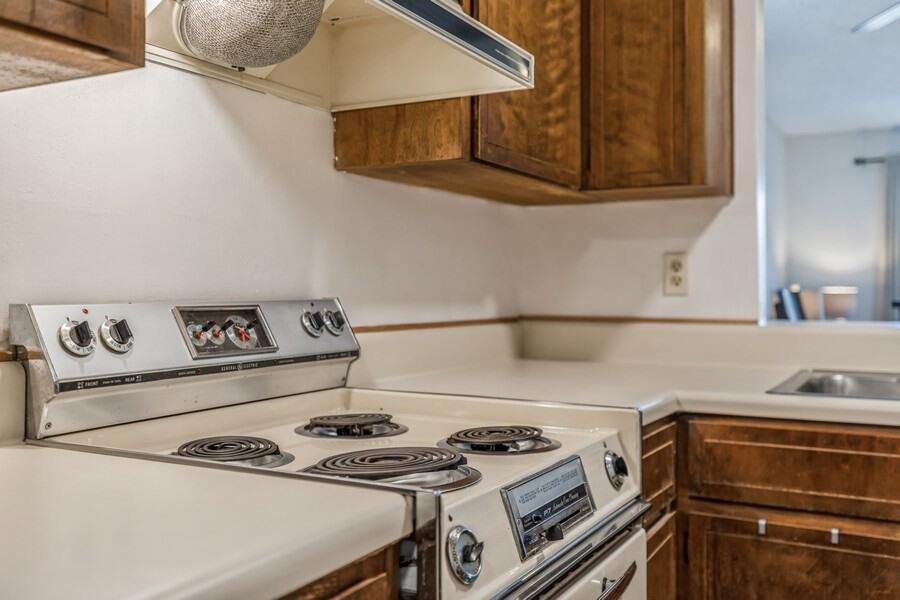 MONTAGE MANOR - Residential