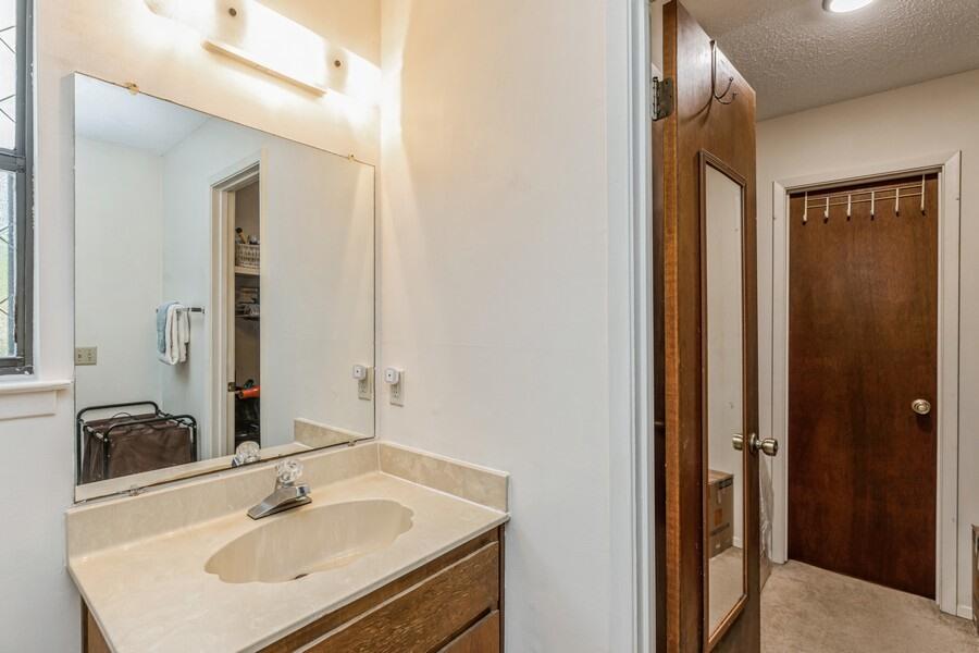 MONTAGE MANOR - Residential