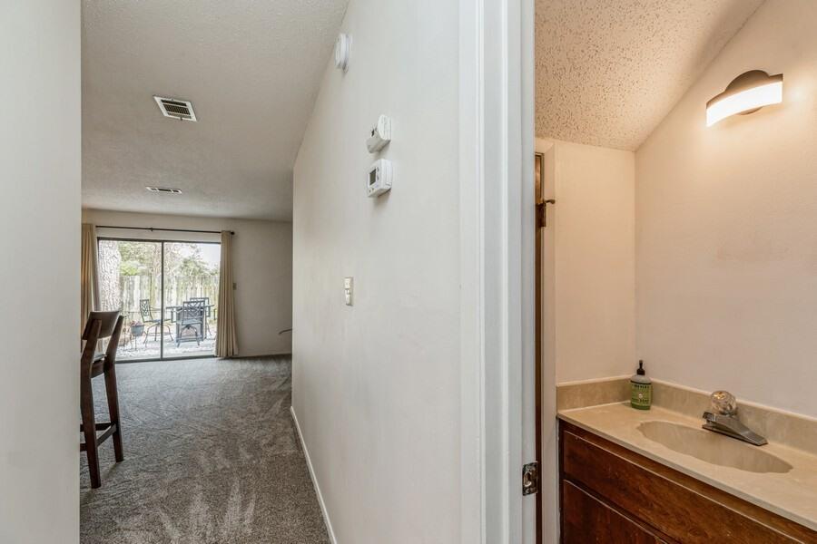 MONTAGE MANOR - Residential