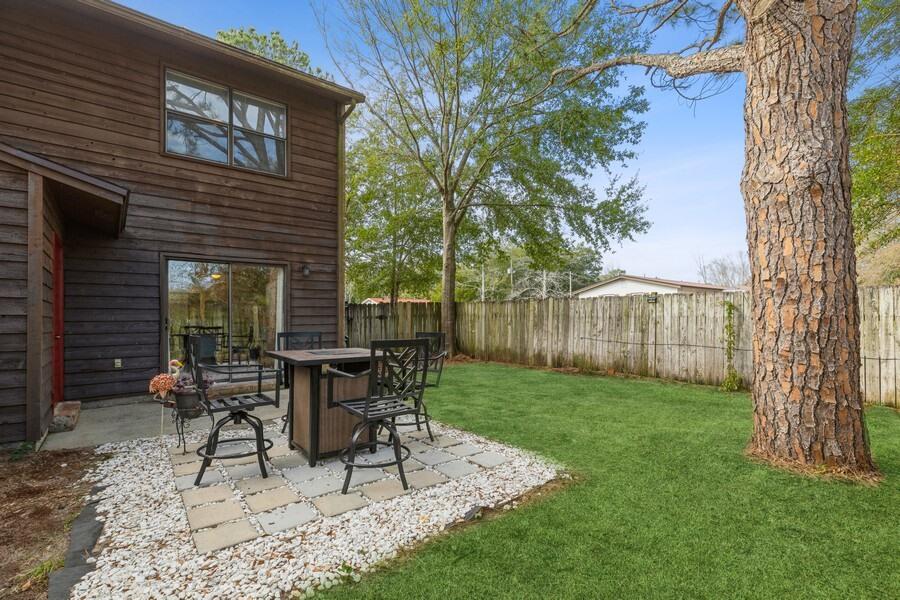 MONTAGE MANOR - Residential