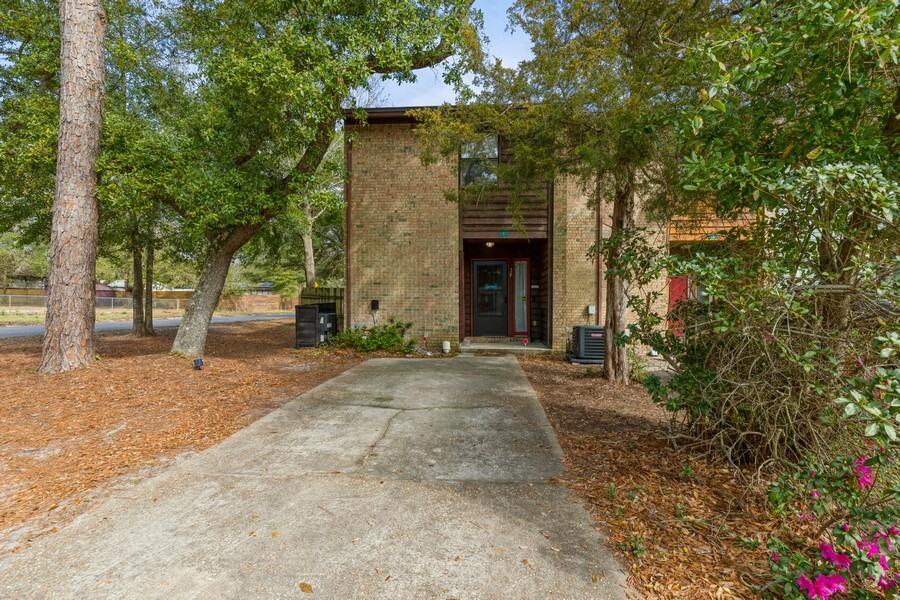 MONTAGE MANOR - Residential