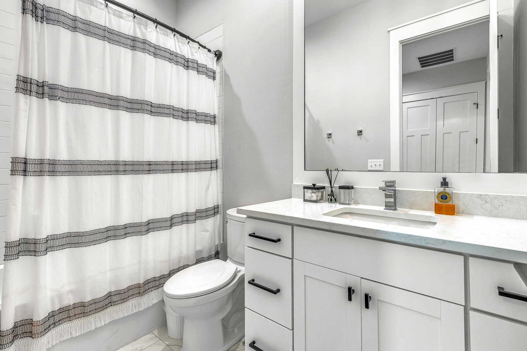 HIDDEN GROVE - Residential