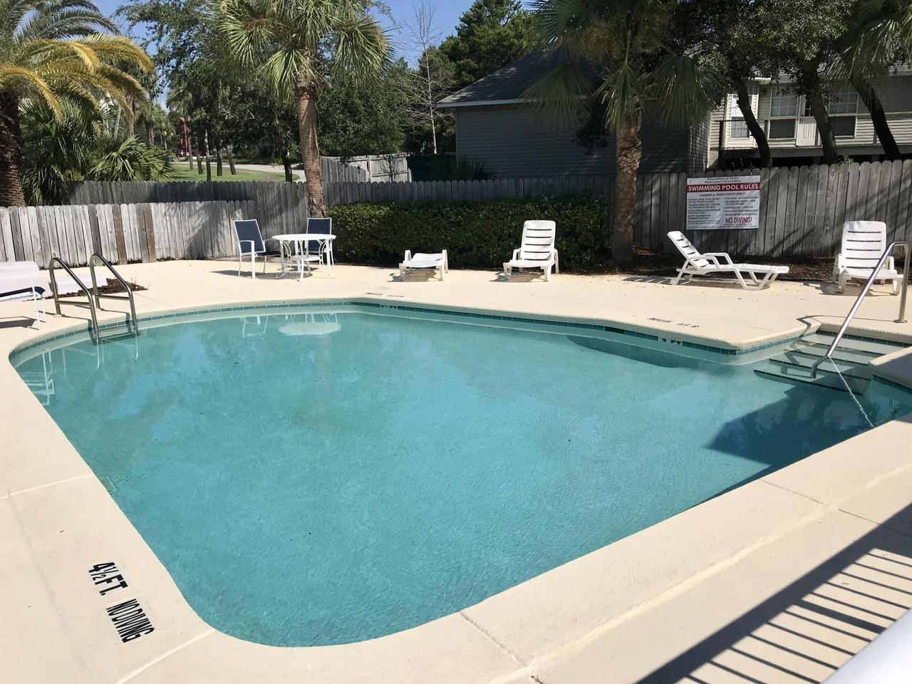 PELICAN PLACE T/H WEST - Residential