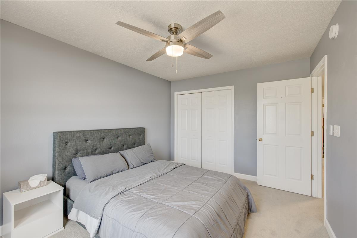 PELICAN PLACE T/H WEST - Residential