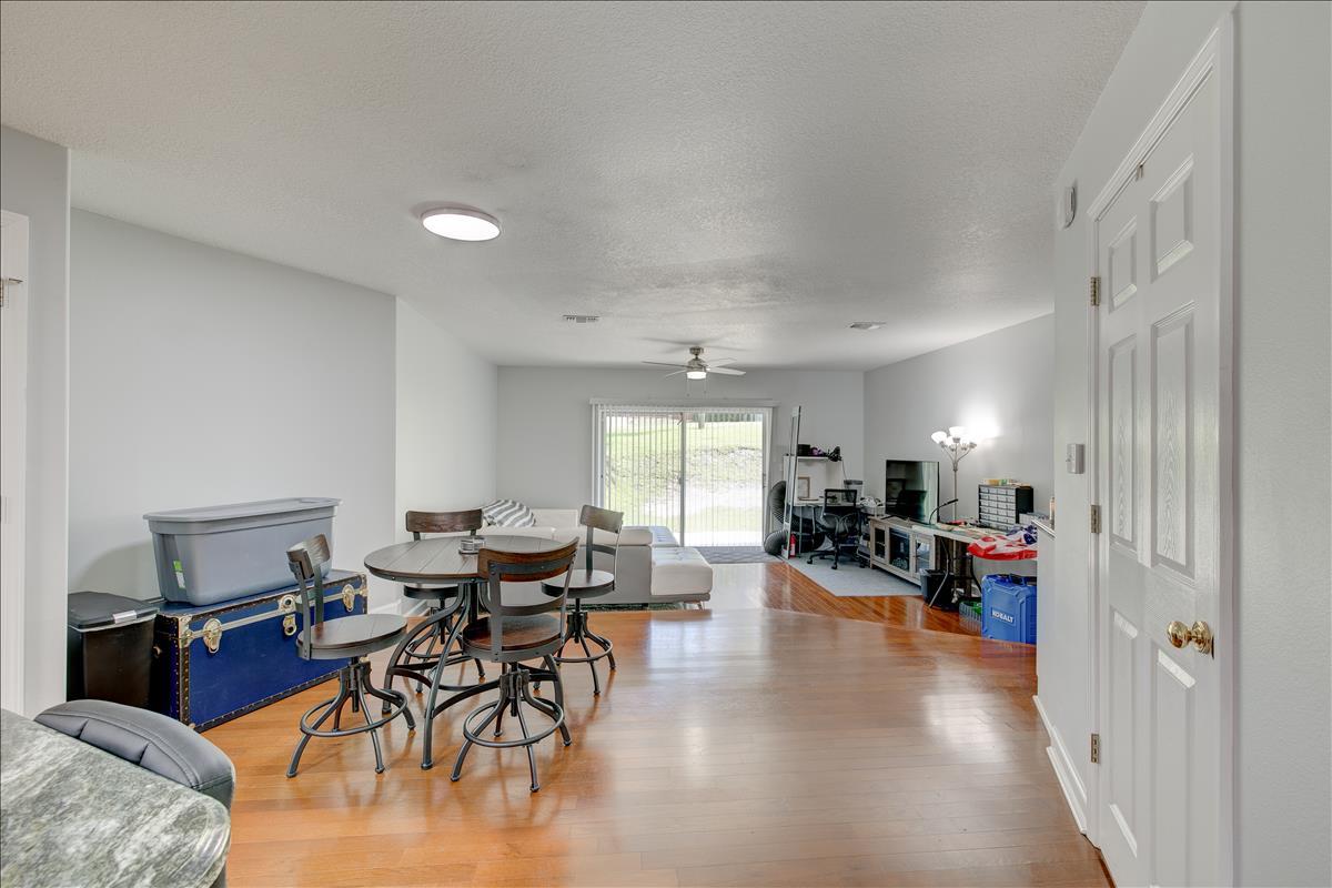 PELICAN PLACE T/H WEST - Residential