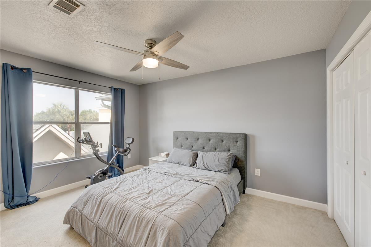 PELICAN PLACE T/H WEST - Residential