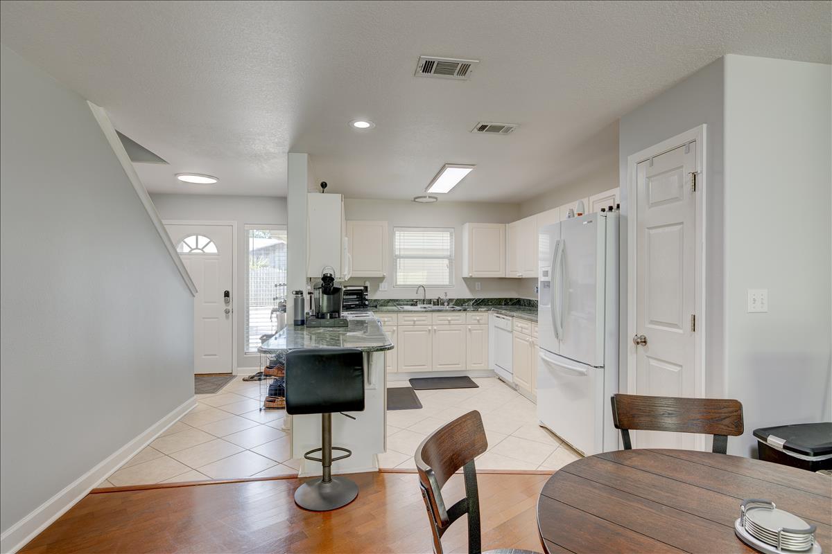 PELICAN PLACE T/H WEST - Residential