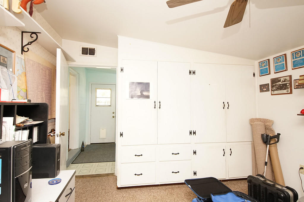 HOWARD S/D - Residential