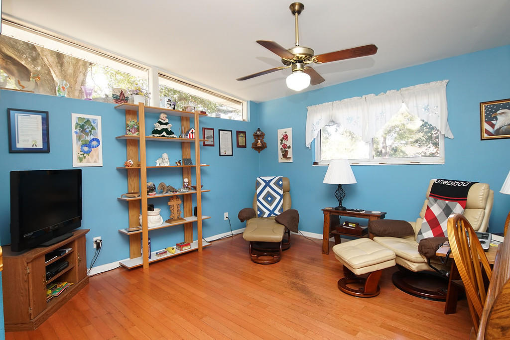 HOWARD S/D - Residential