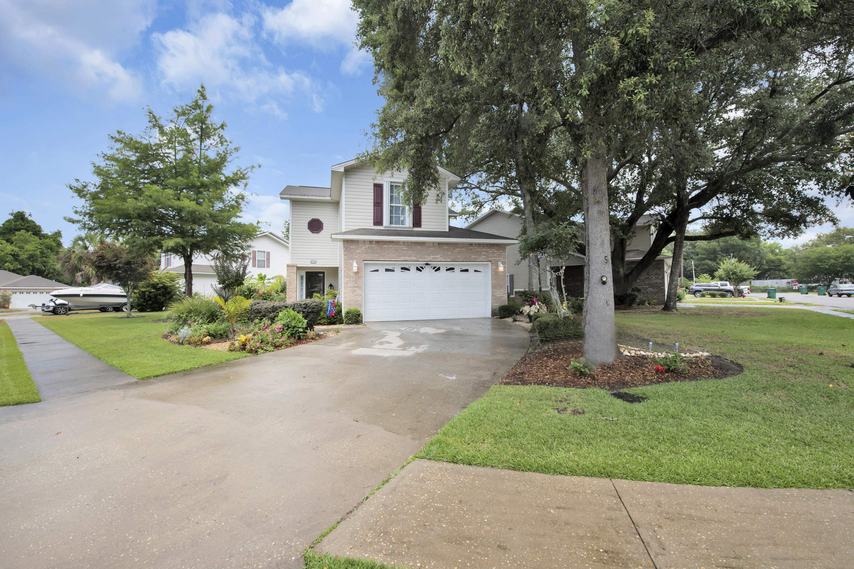 OAK PARK ESTATES - Residential