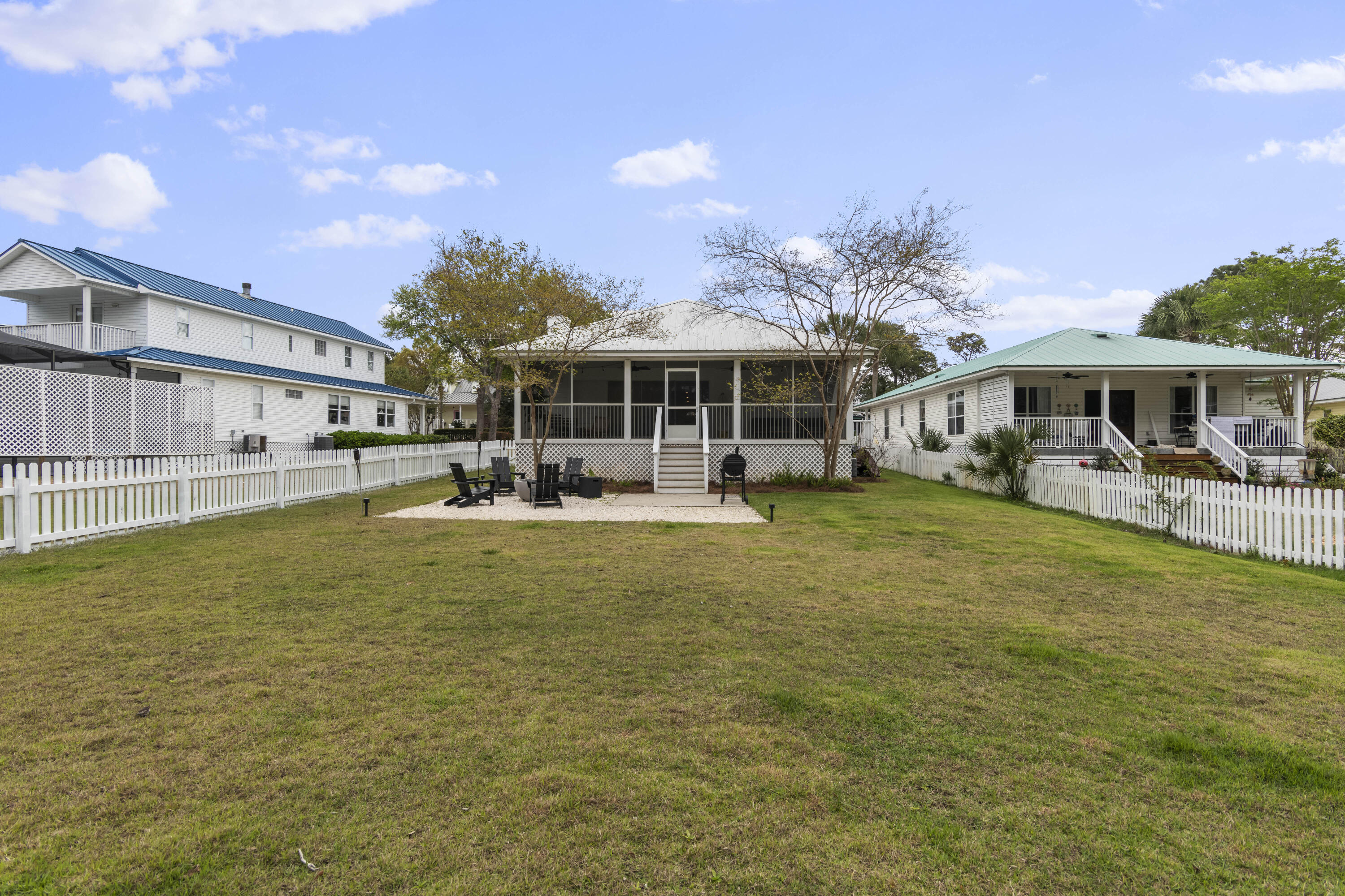 SEA DUNES - Residential