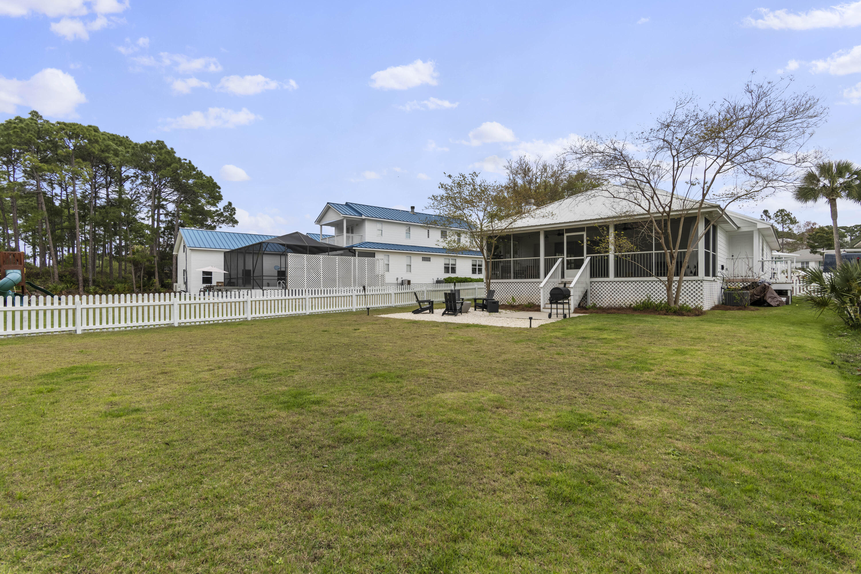 SEA DUNES - Residential
