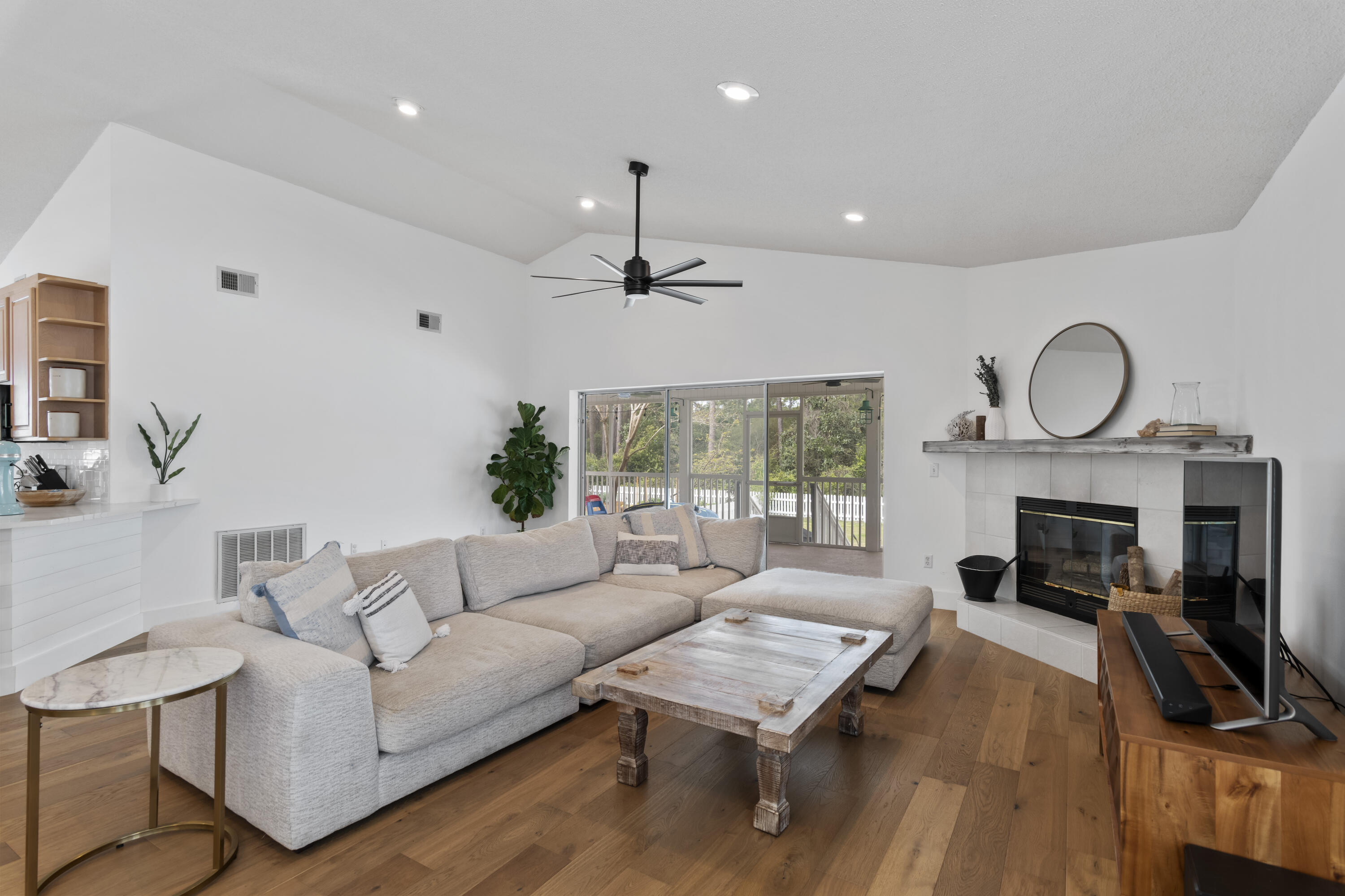 SEA DUNES - Residential