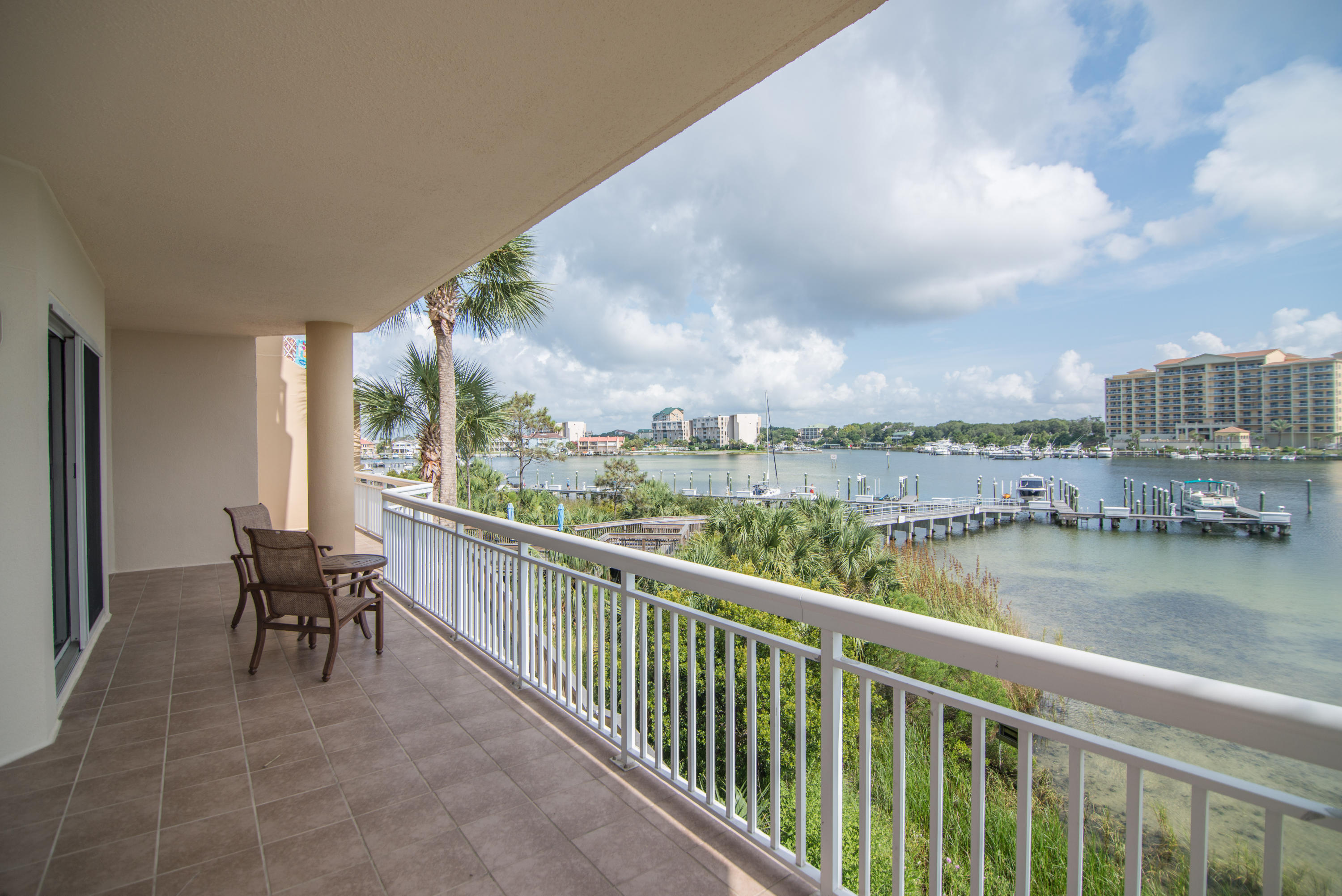 HARBOR LANDING - Residential