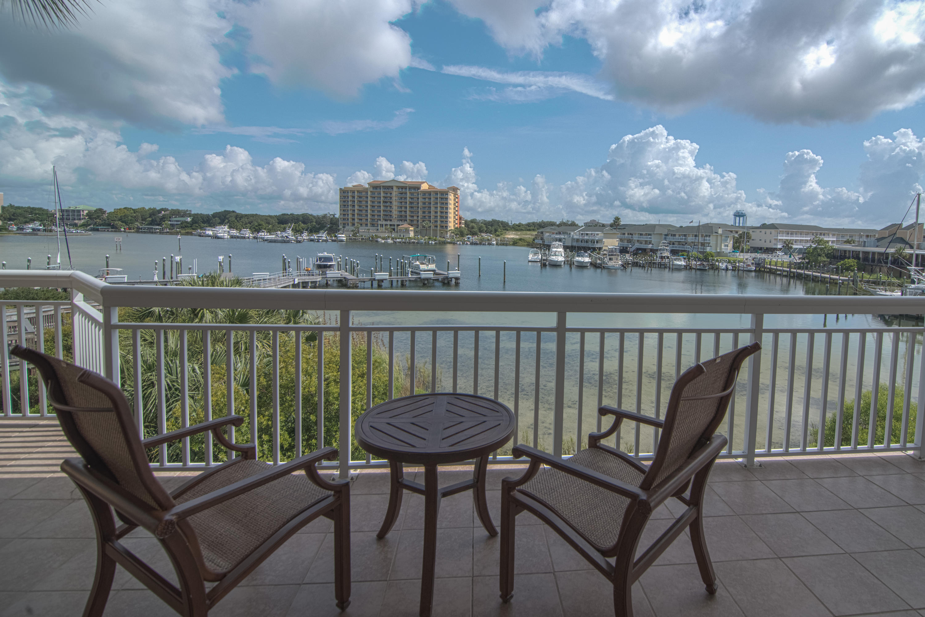 HARBOR LANDING - Residential