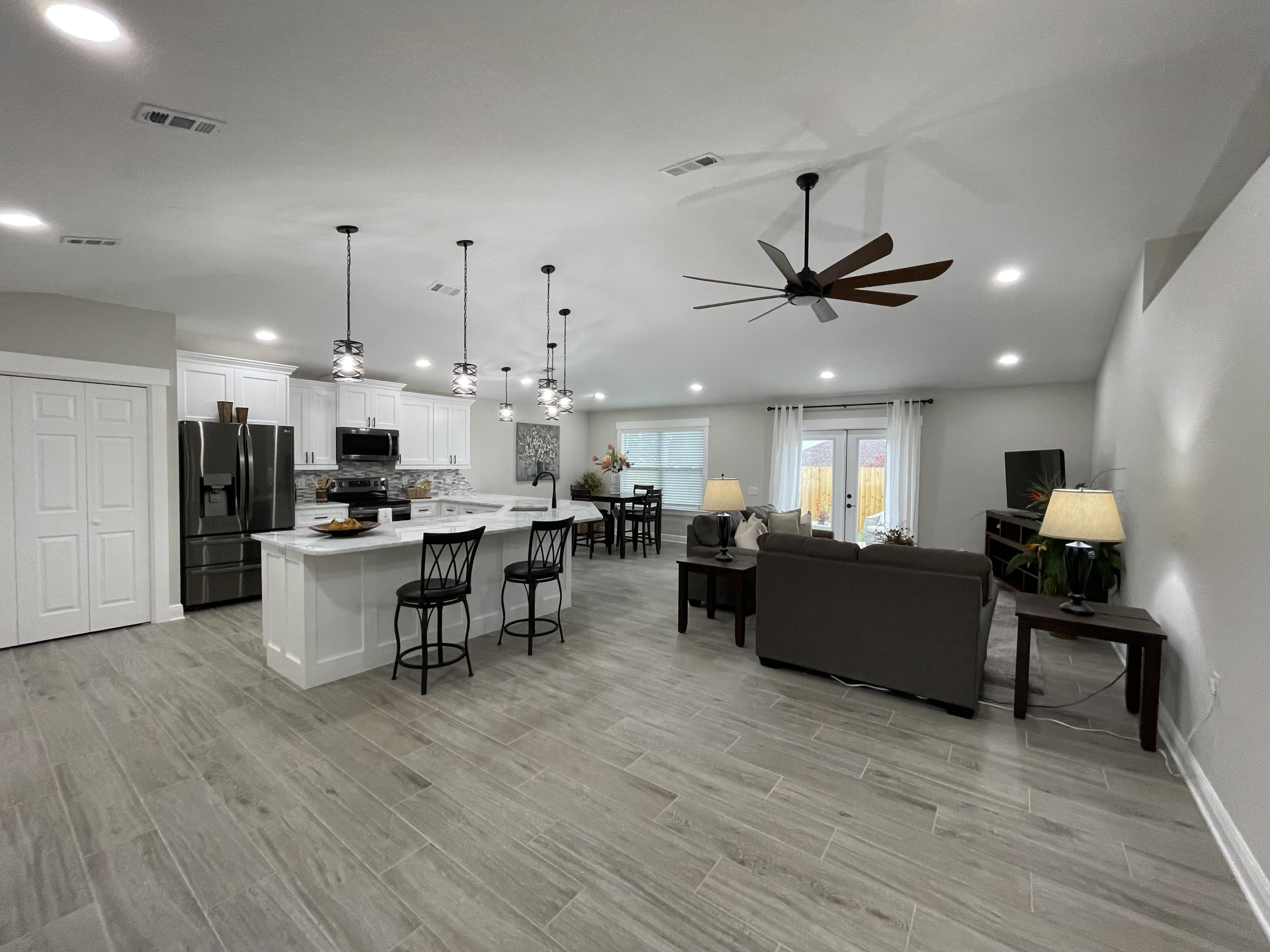 SHADOW LAKES - Residential