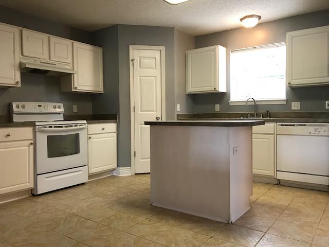 NORTHVIEW ESTATES 7TH ADDN - Residential