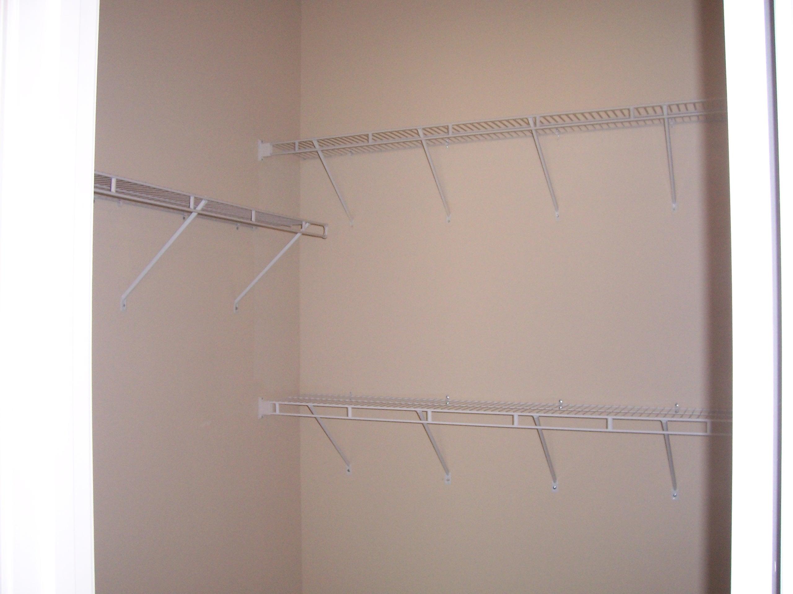 WHISPERING LAKE - Residential