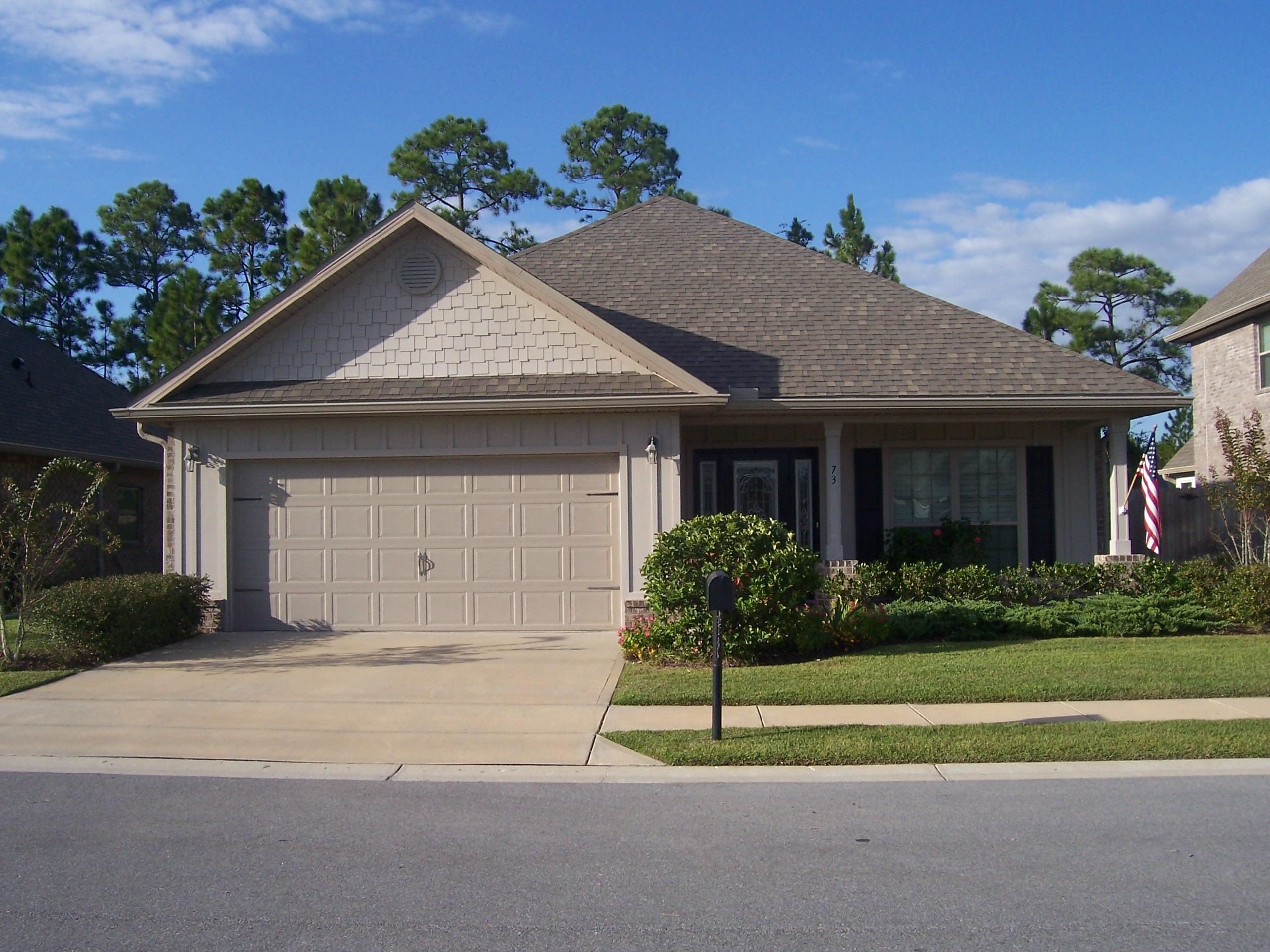 WHISPERING LAKE - Residential