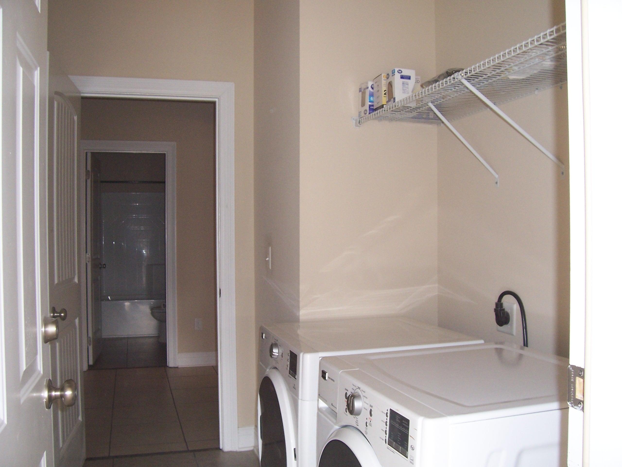 WHISPERING LAKE - Residential