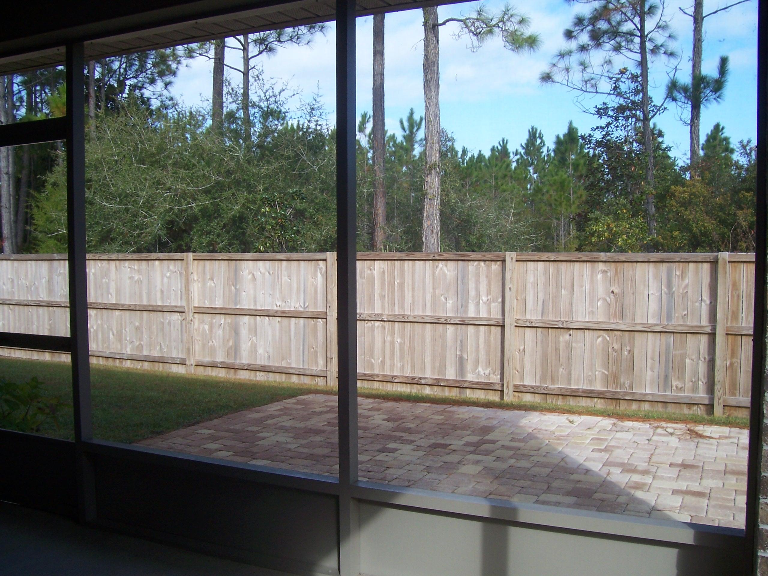 WHISPERING LAKE - Residential