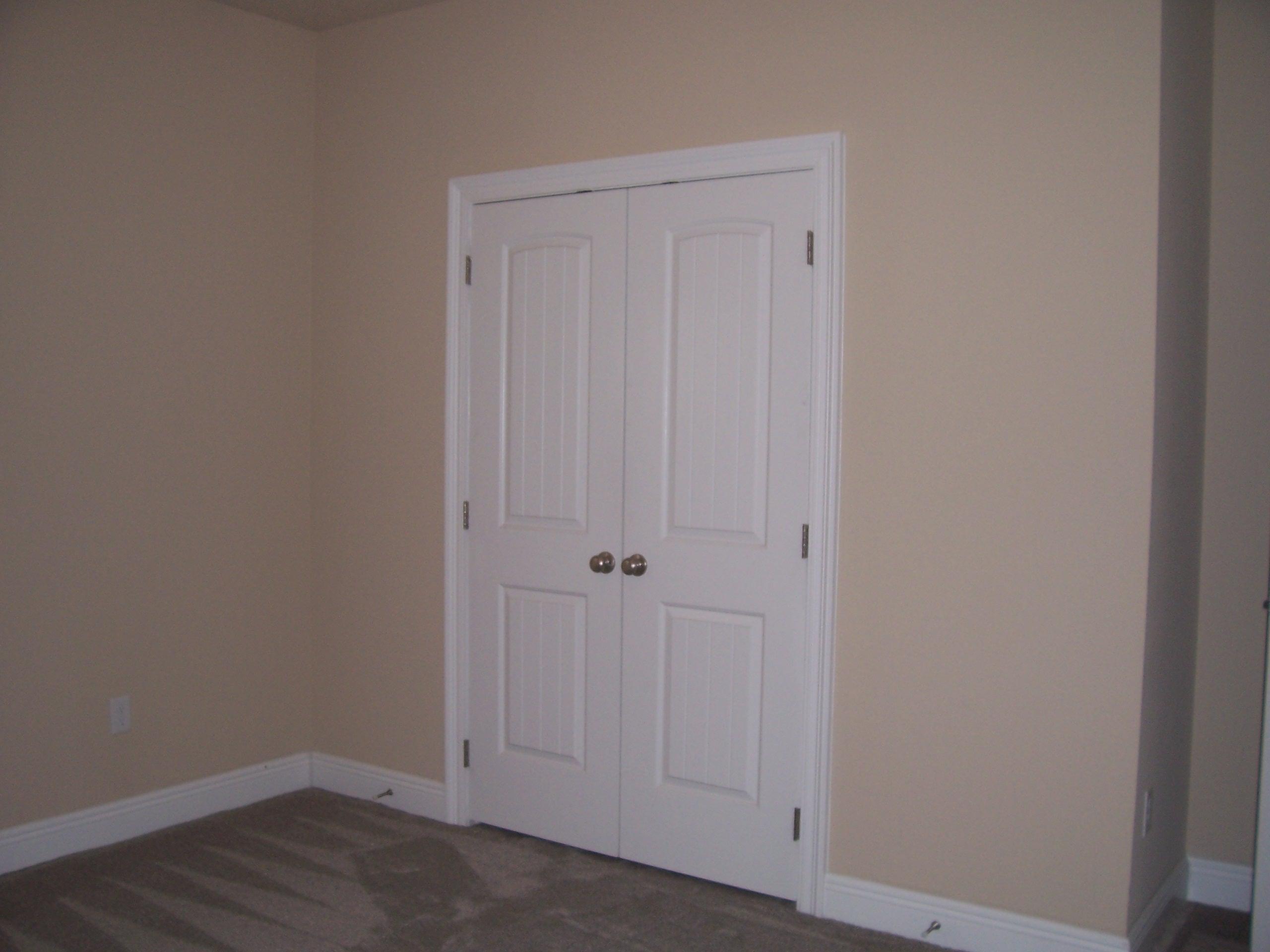 WHISPERING LAKE - Residential