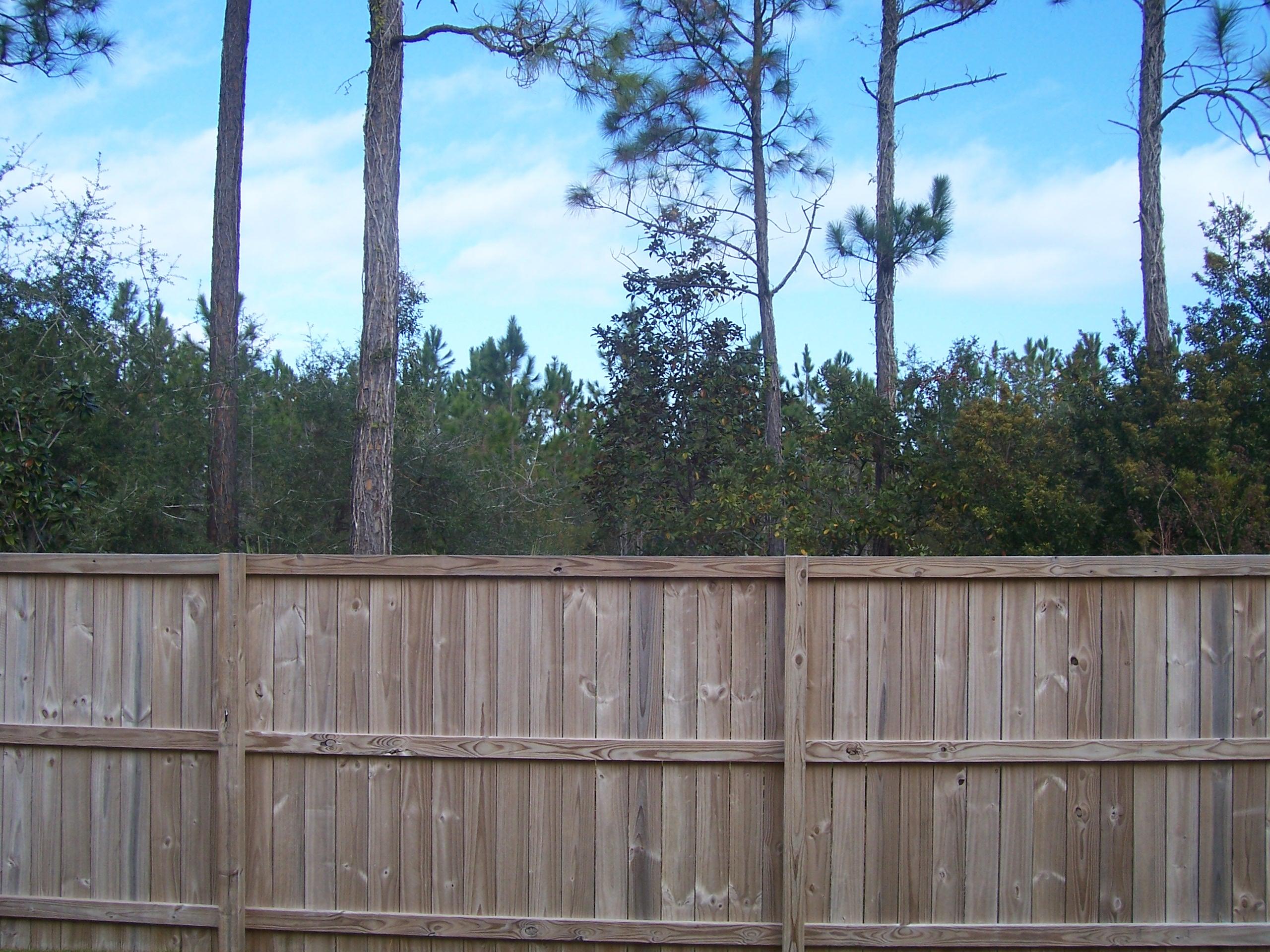 WHISPERING LAKE - Residential