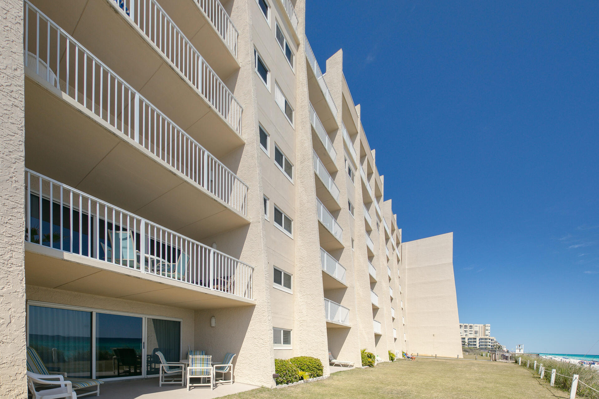 BEACH HOUSE CONDO PH 1 - Residential