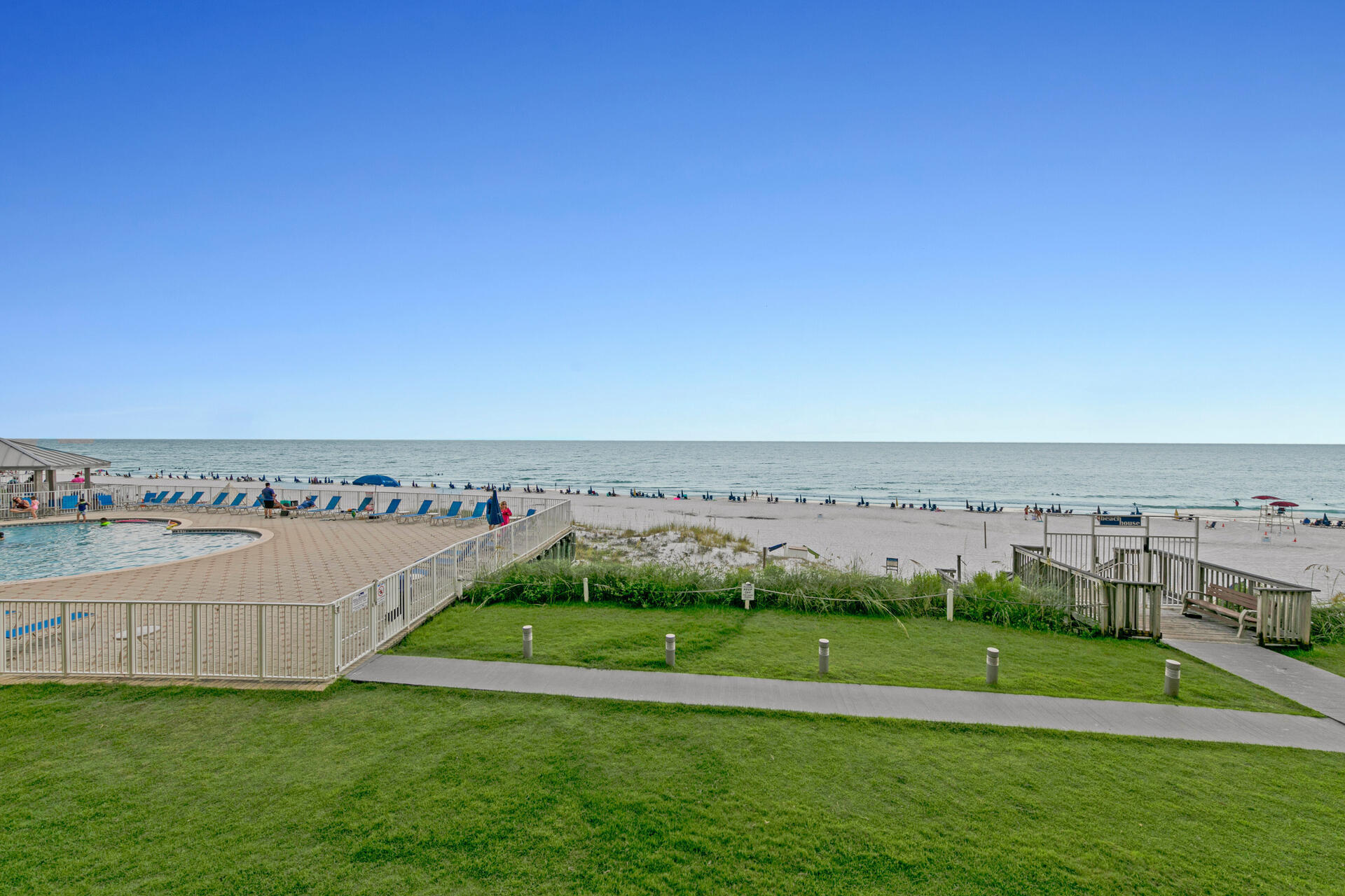 BEACH HOUSE CONDO PH 1 - Residential