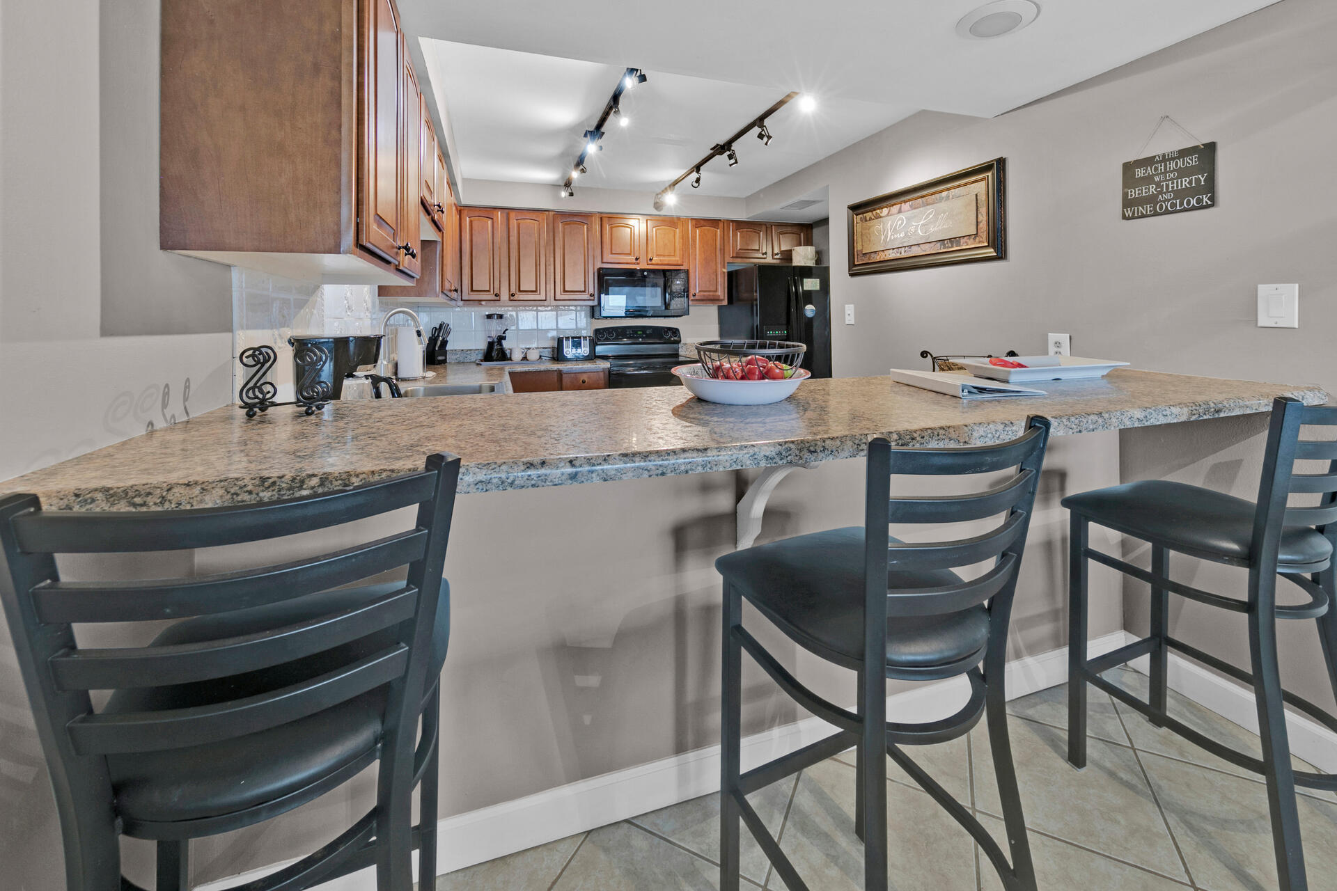 BEACH HOUSE CONDO PH 1 - Residential