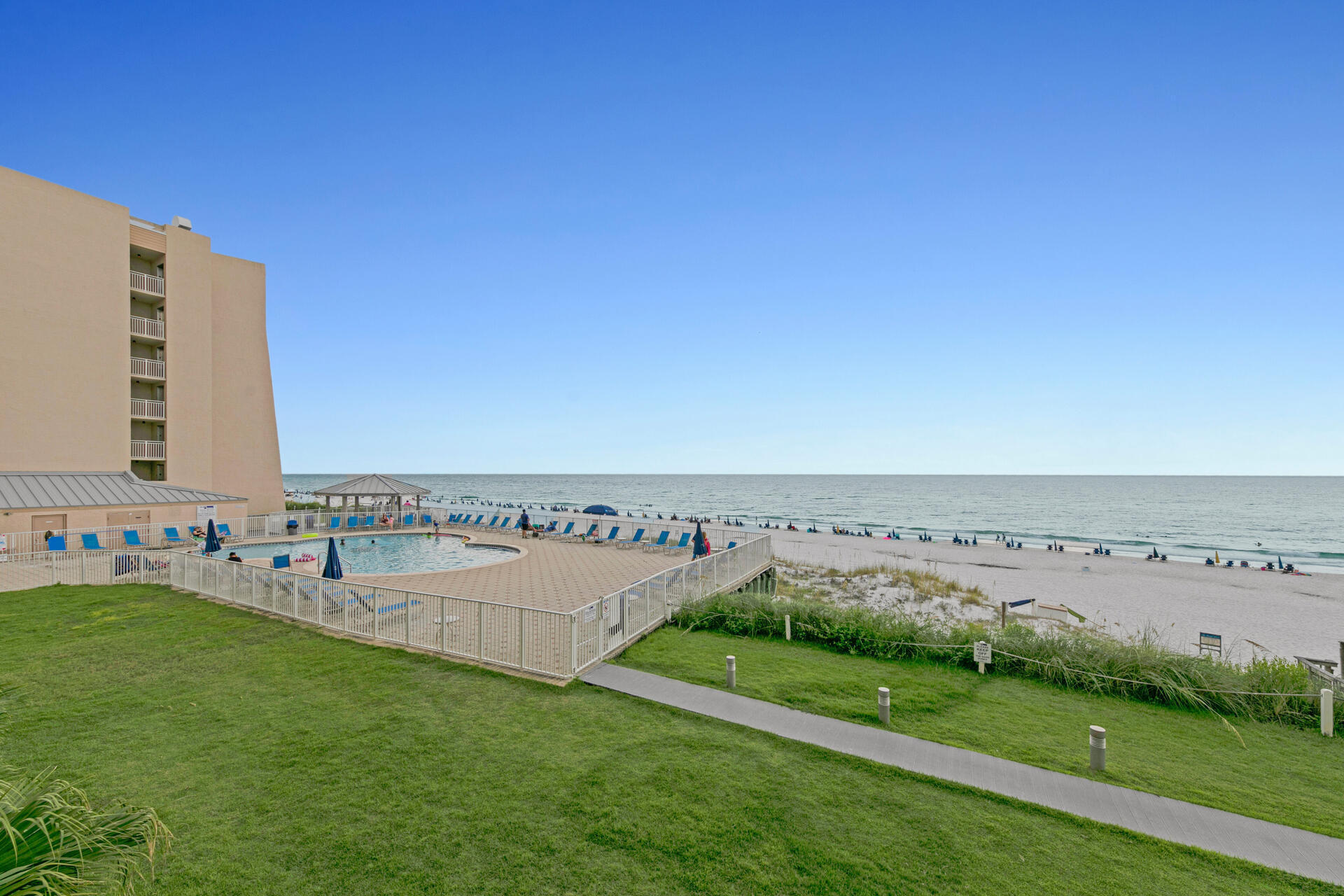 BEACH HOUSE CONDO PH 1 - Residential