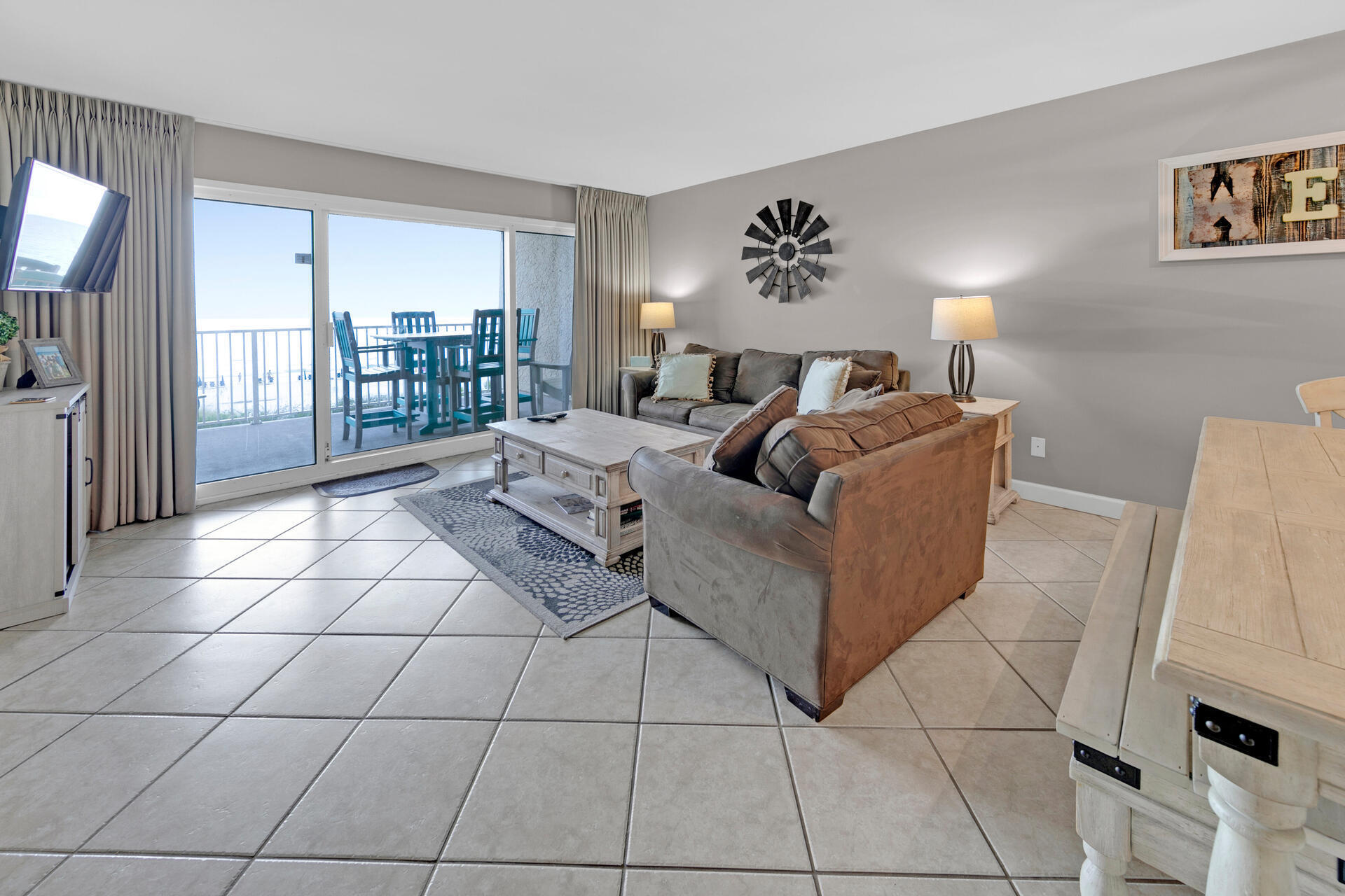 BEACH HOUSE CONDO PH 1 - Residential