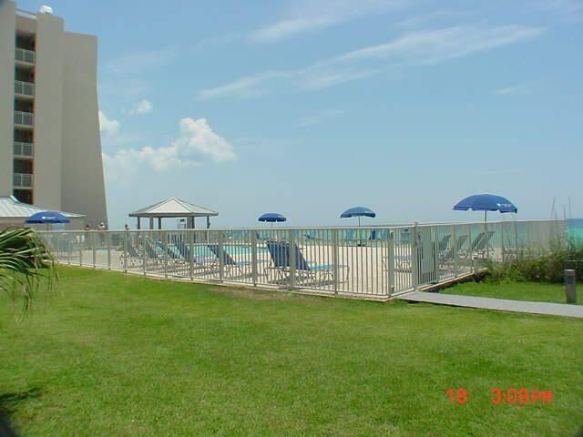 BEACH HOUSE CONDO PH 1 - Residential