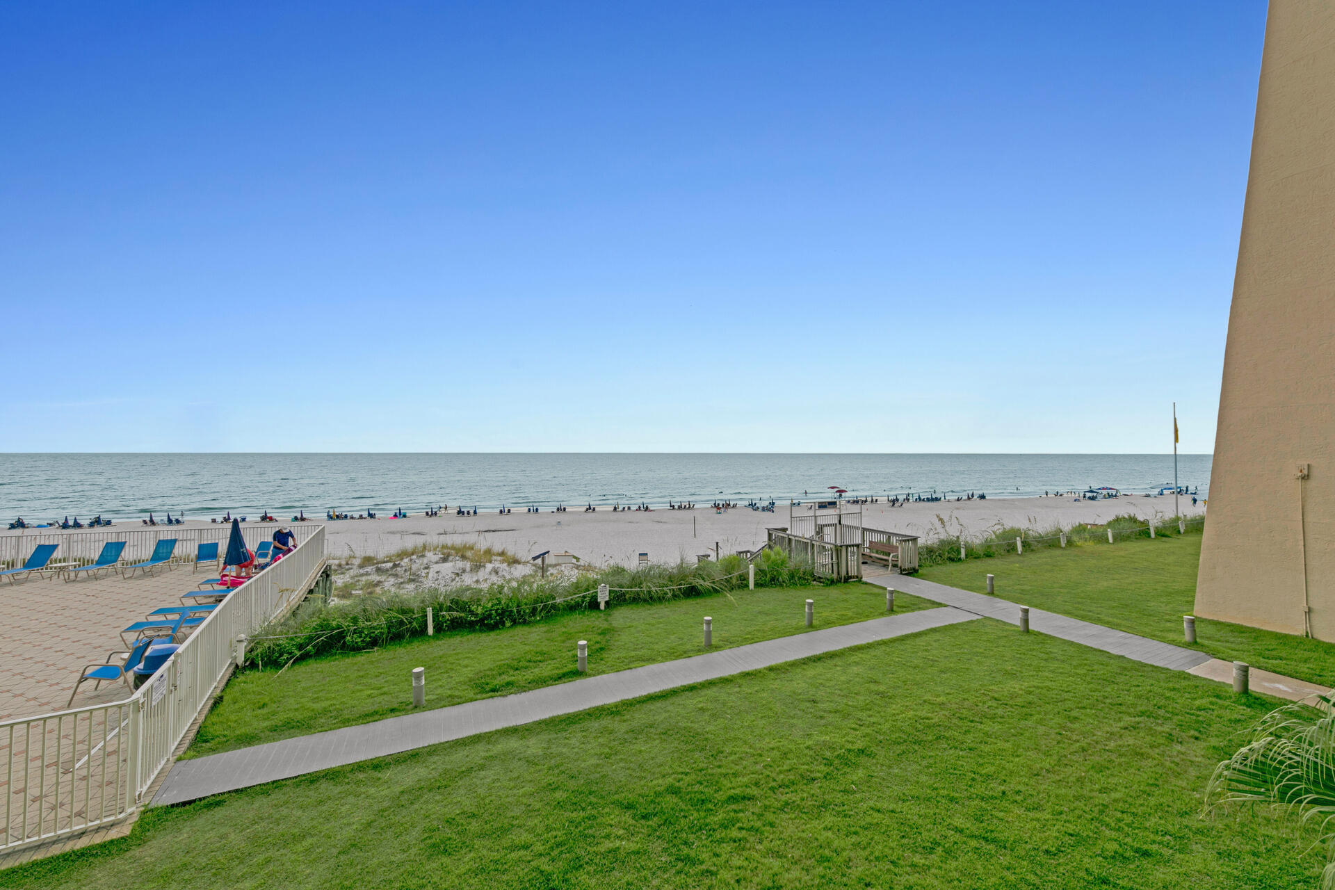 BEACH HOUSE CONDO PH 1 - Residential