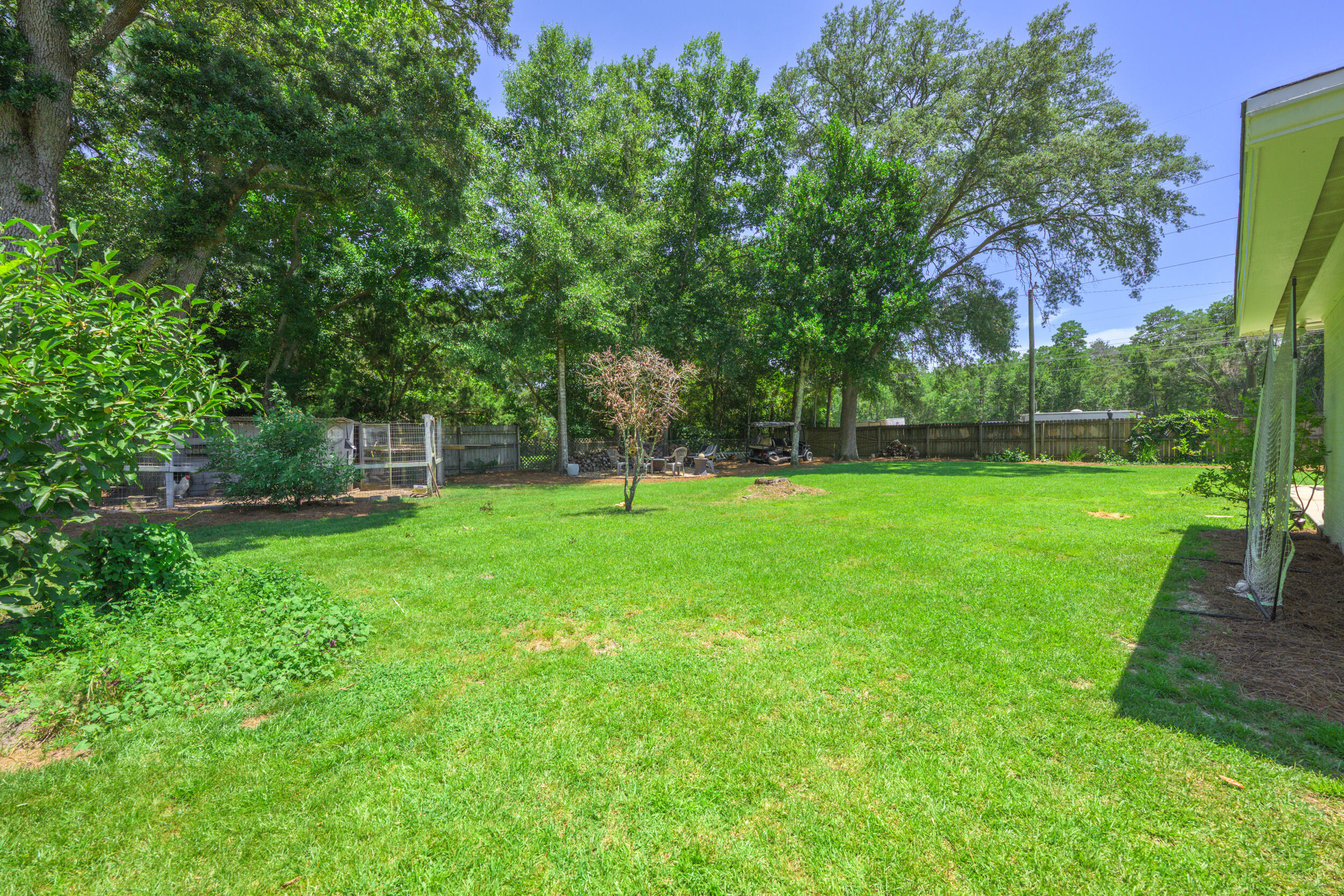 DIXON S/D LOT 16 BLK E - Residential